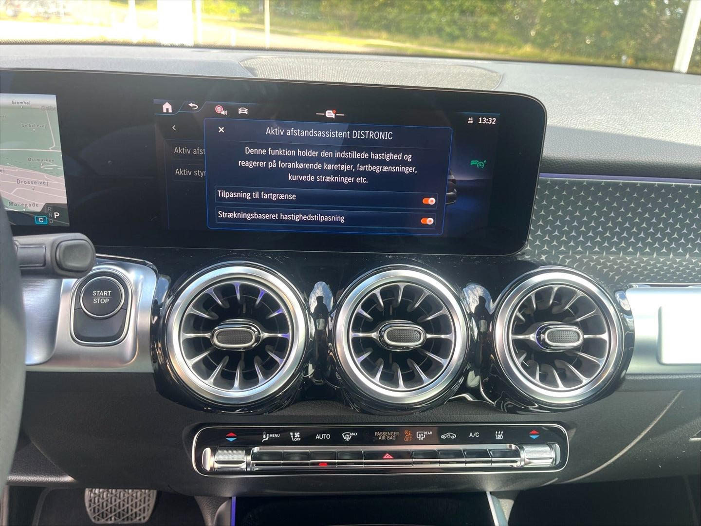 Sort Mercedes EQB 250+ fra 2025