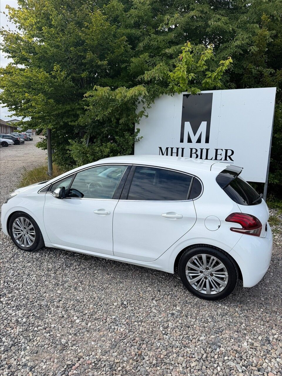 undefined Peugeot 208 fra 2016