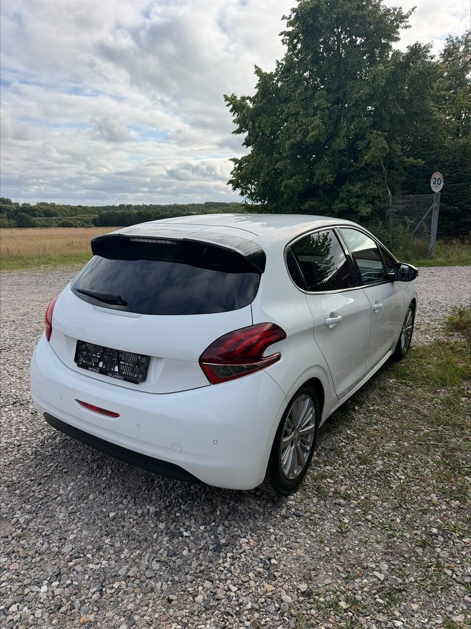 undefined Peugeot 208 fra 2016