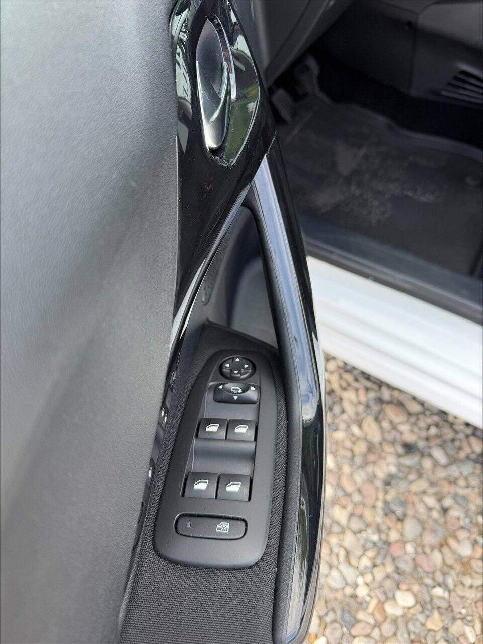 undefined Peugeot 208 fra 2016