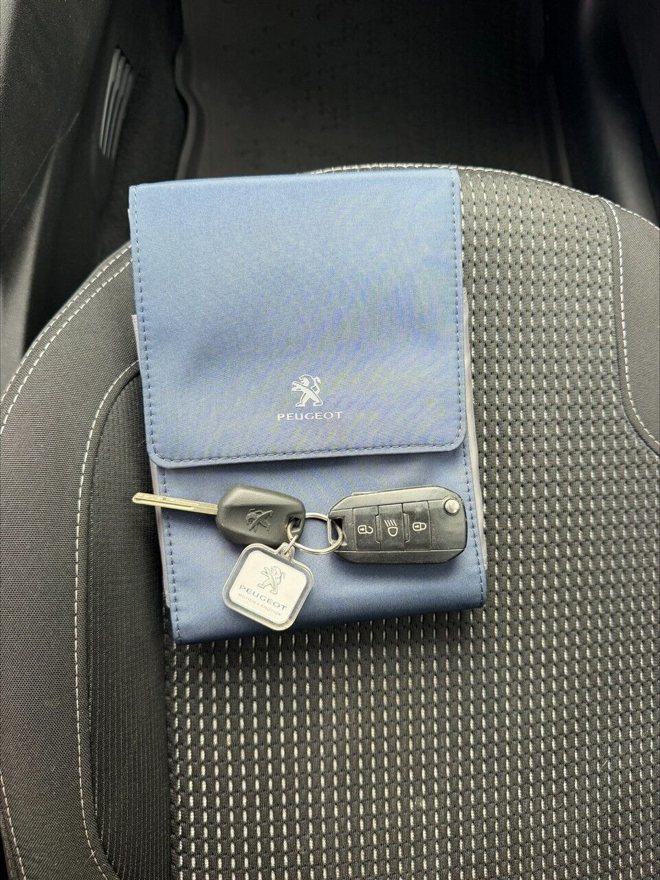 undefined Peugeot 208 fra 2016