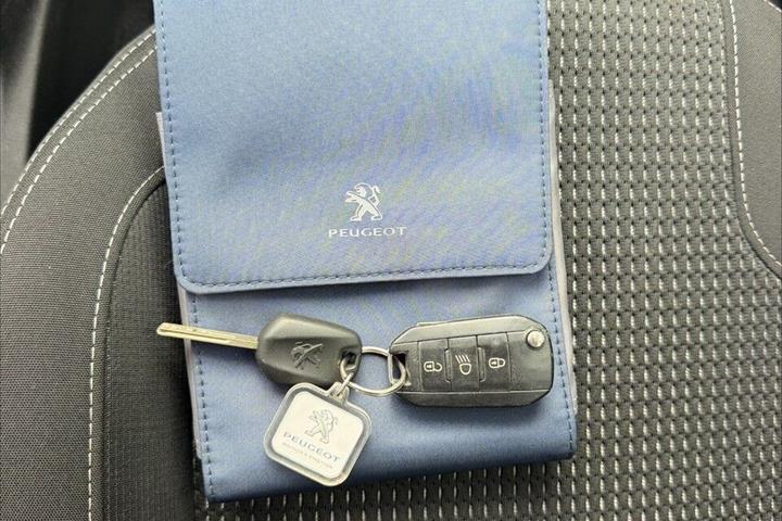 undefined Peugeot 208 fra 2016
