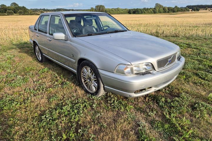 Sølv Volvo S70 fra 2000