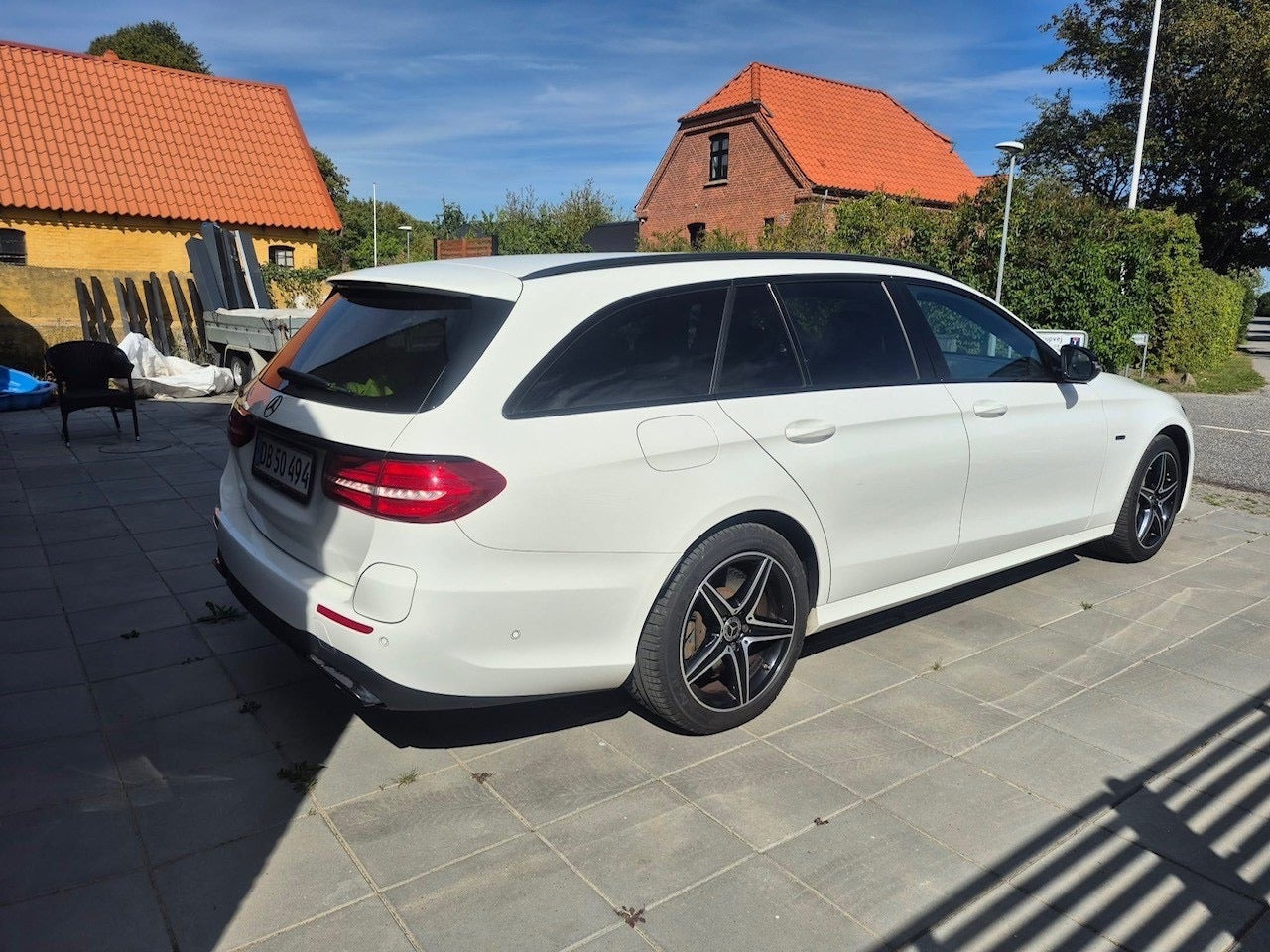Hvid Mercedes E300 de fra 2019