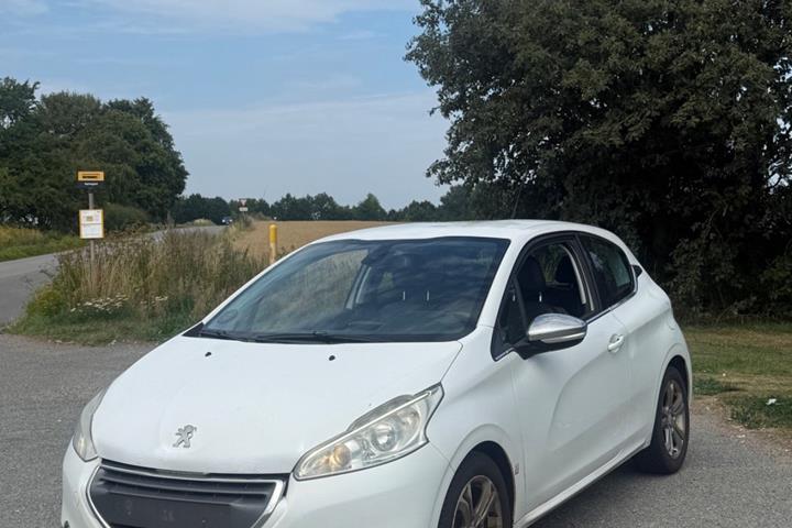 undefined Peugeot 208 fra 2012