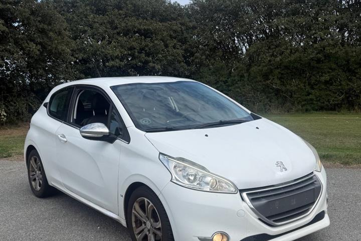 undefined Peugeot 208 fra 2012