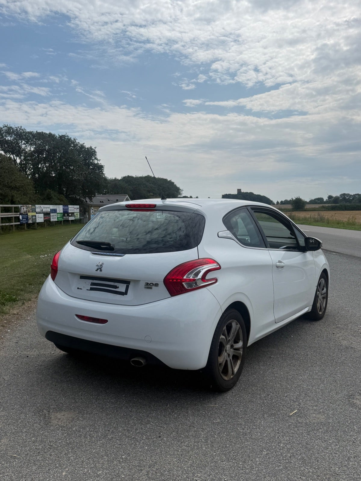 undefined Peugeot 208 fra 2012