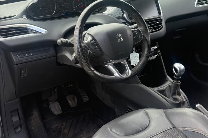 undefined Peugeot 208 fra 2012
