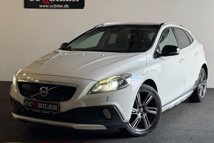Hvid Volvo V40 CC fra 2014