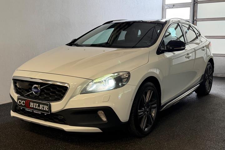 Hvid Volvo V40 CC fra 2014