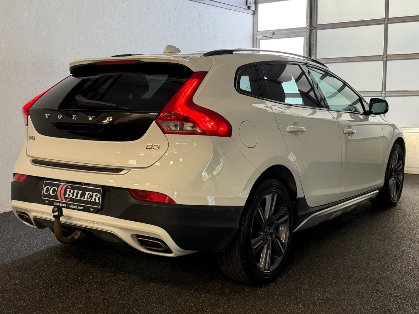 Hvid Volvo V40 CC fra 2014
