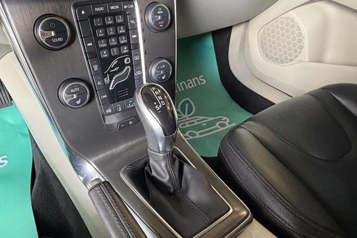Hvid Volvo V40 CC fra 2014