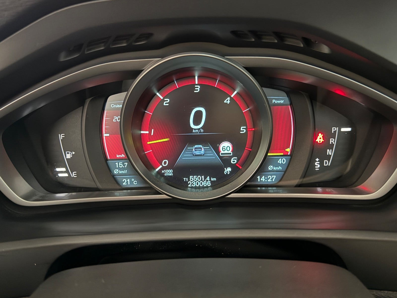 Hvid Volvo V40 CC fra 2014