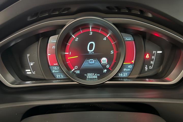 Hvid Volvo V40 CC fra 2014