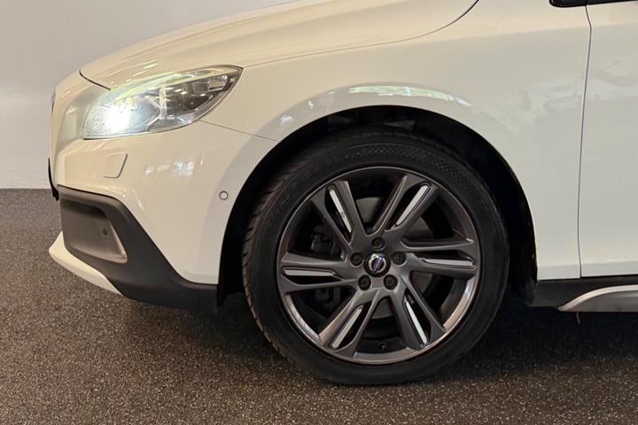 Hvid Volvo V40 CC fra 2014
