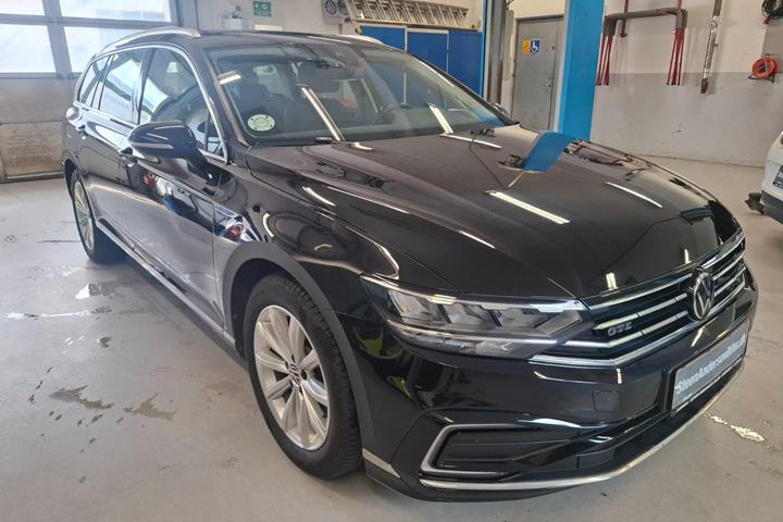 Sort VW Passat fra 2022