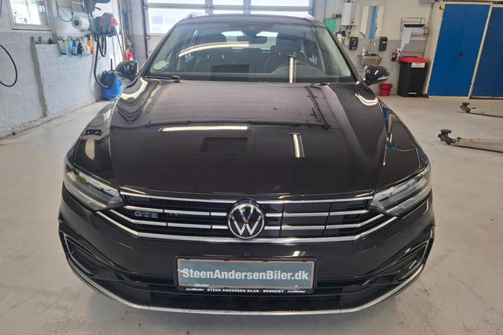 Sort VW Passat fra 2022