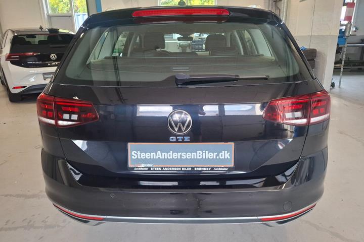 Sort VW Passat fra 2022