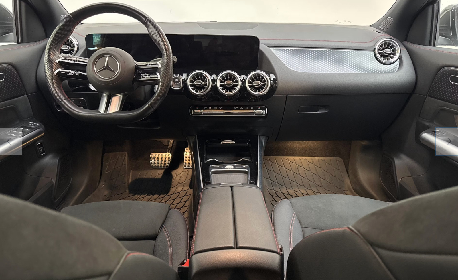 Grå Mercedes EQA250+ fra 2025