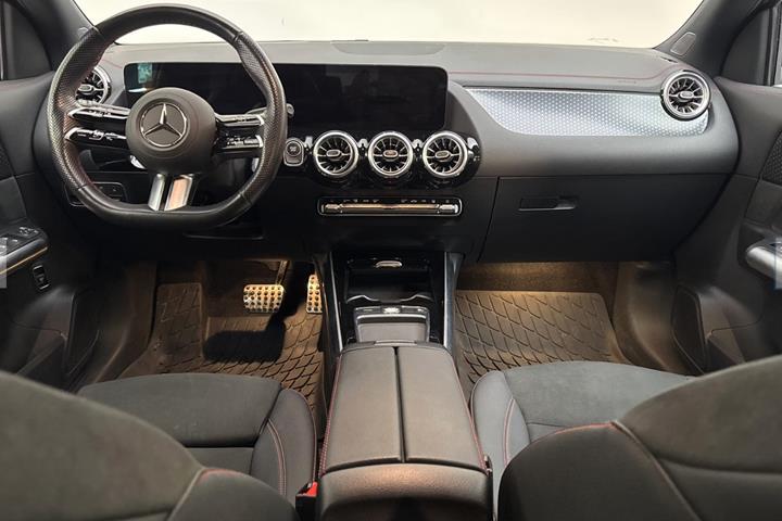 Grå Mercedes EQA250+ fra 2025
