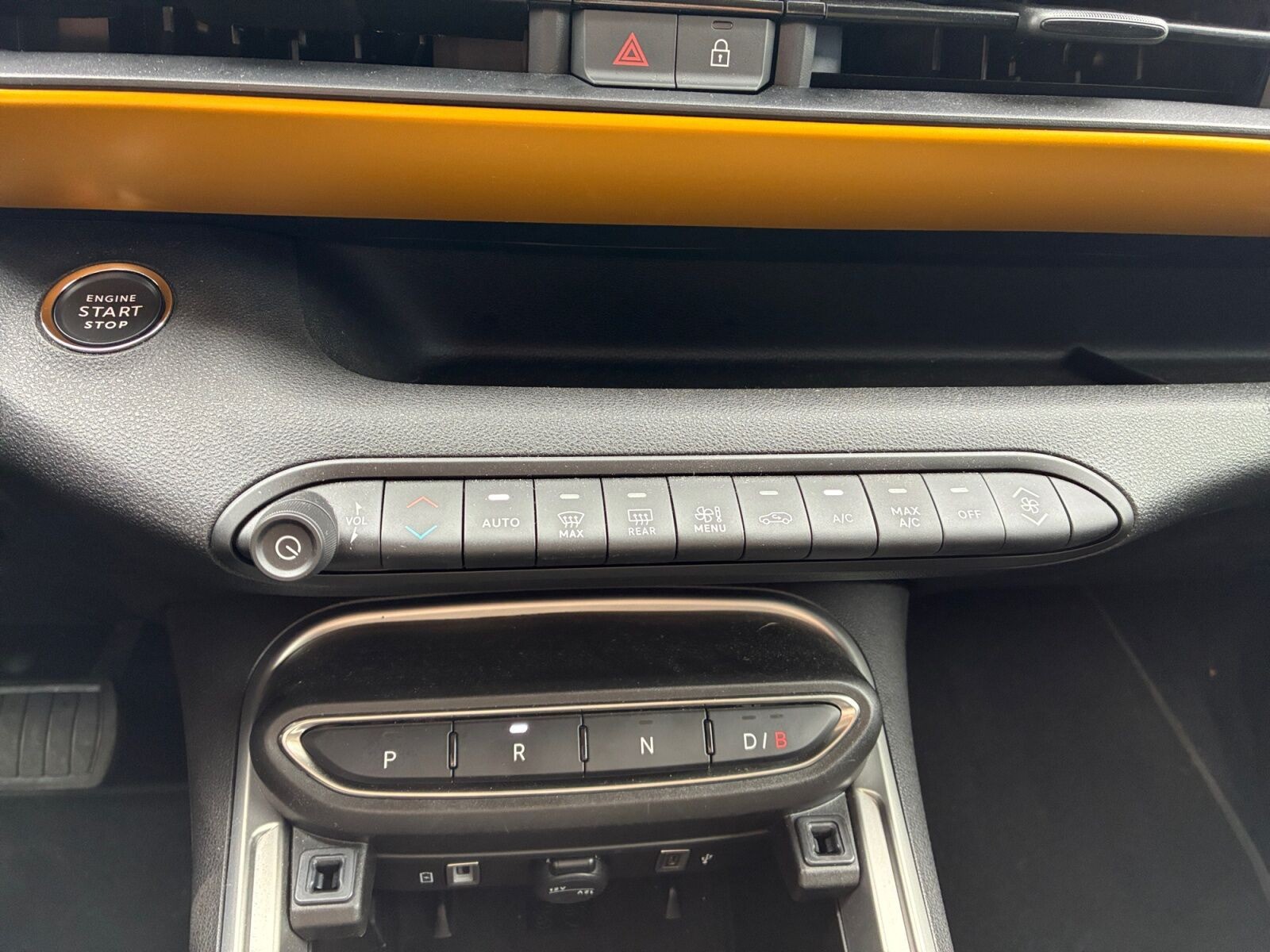 Rød Jeep Avenger fra 2025