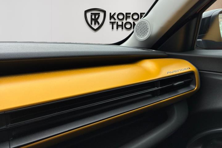 Rød Jeep Avenger fra 2025