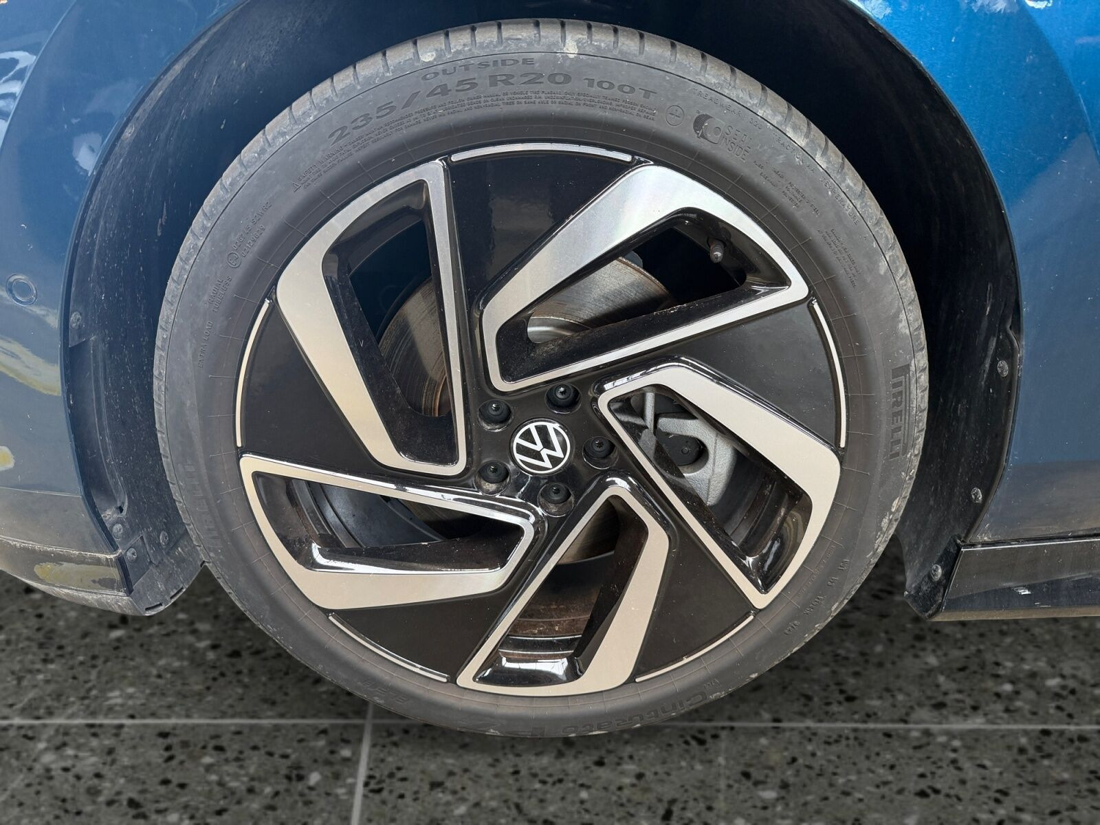 Blå VW ID.7 fra 2025
