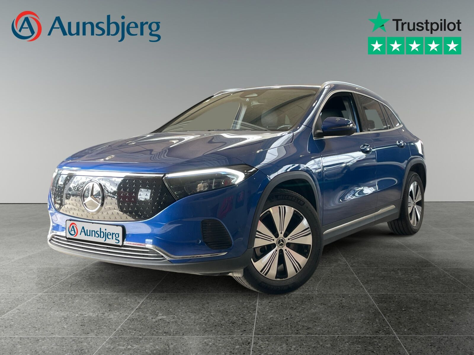 Blå Mercedes EQA250+ fra 2024