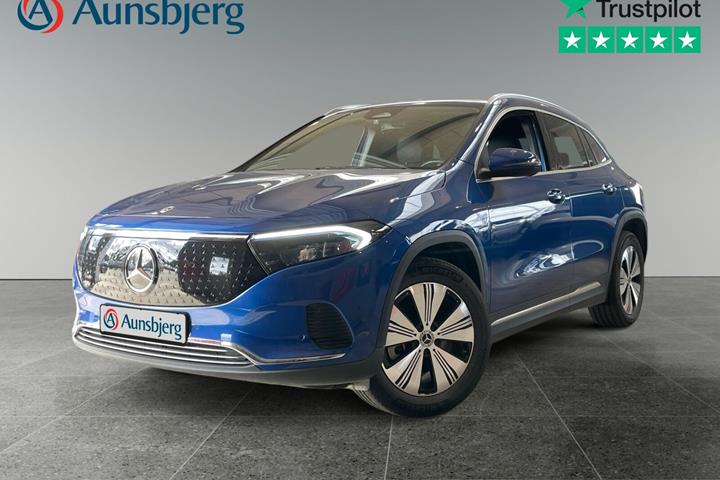 Blå Mercedes EQA250+ fra 2024