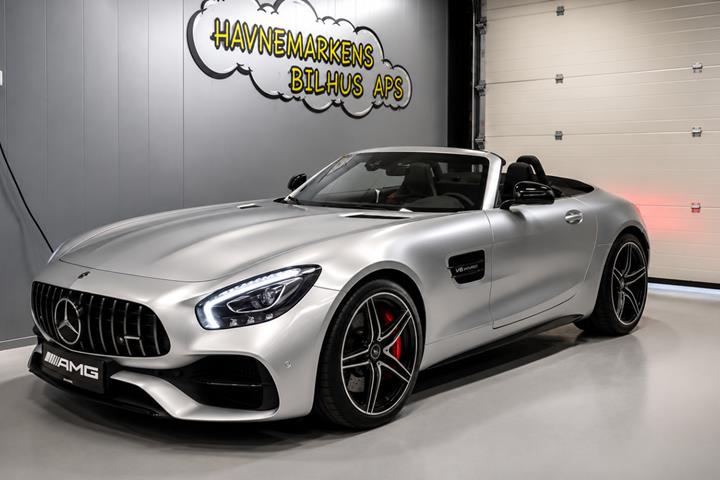 Sølv Mercedes AMG GT C fra 2017