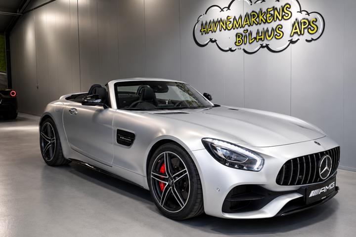 Sølv Mercedes AMG GT C fra 2017