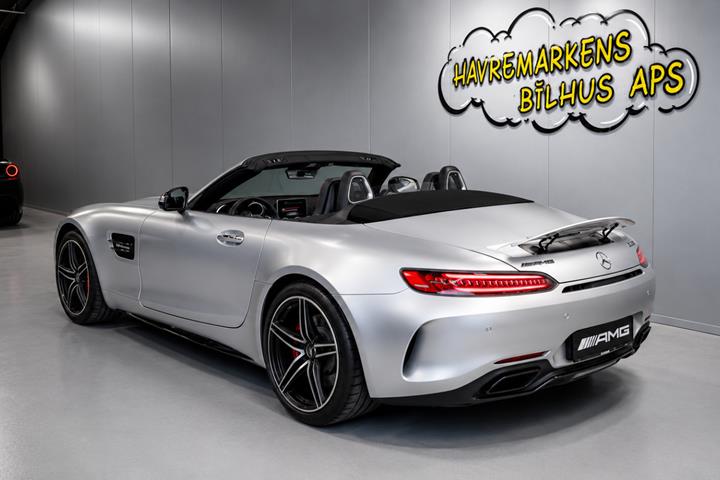 Sølv Mercedes AMG GT C fra 2017