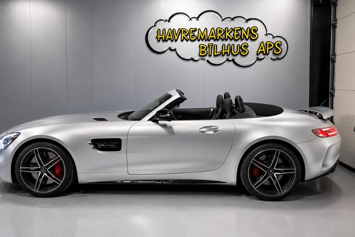 Sølv Mercedes AMG GT C fra 2017