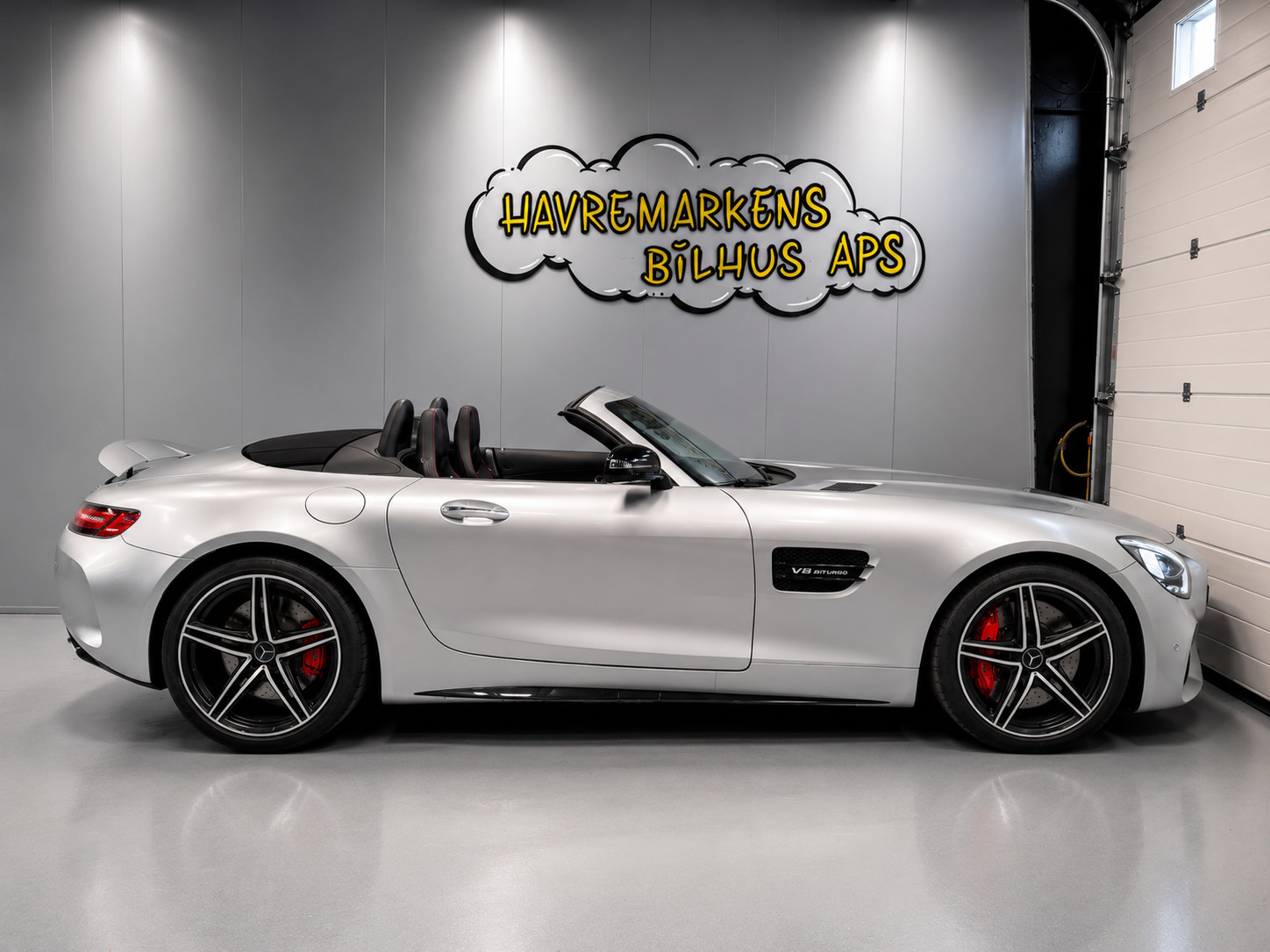 Sølv Mercedes AMG GT C fra 2017