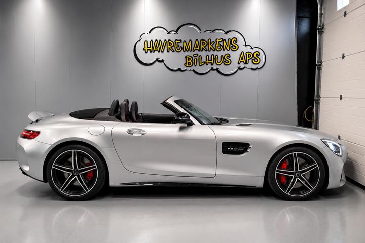 Sølv Mercedes AMG GT C fra 2017