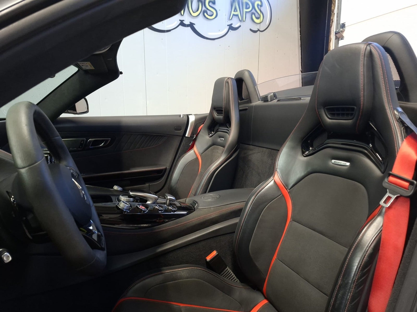 Sølv Mercedes AMG GT C fra 2017