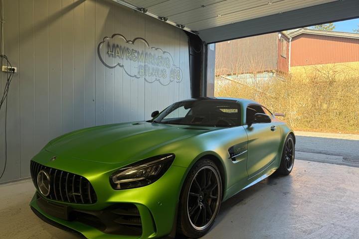 Grøn Mercedes AMG GT R fra 2020