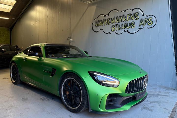Grøn Mercedes AMG GT R fra 2020