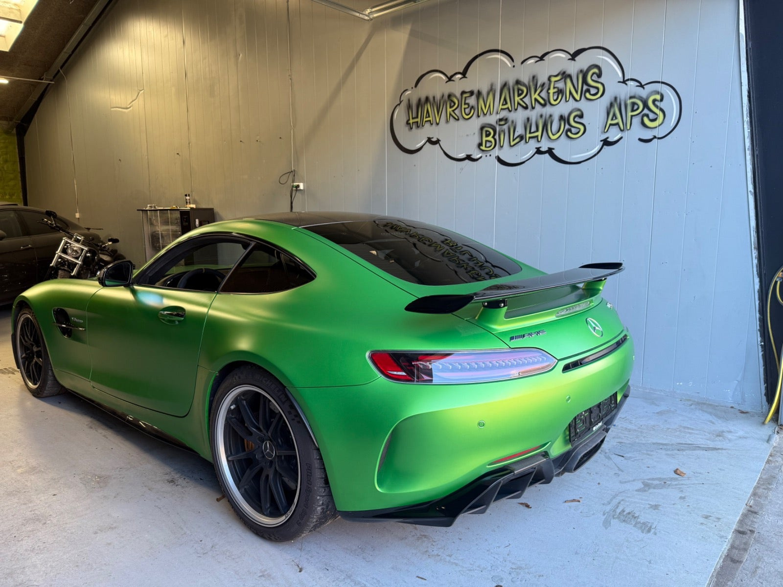 Grøn Mercedes AMG GT R fra 2020