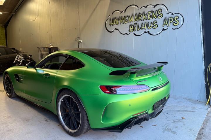 Grøn Mercedes AMG GT R fra 2020