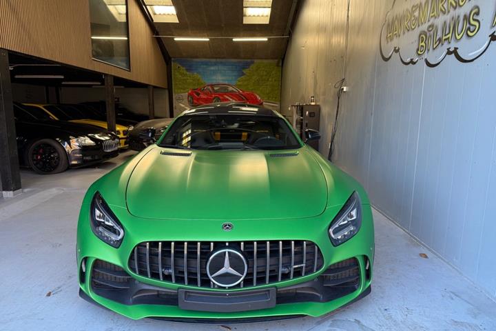 Grøn Mercedes AMG GT R fra 2020