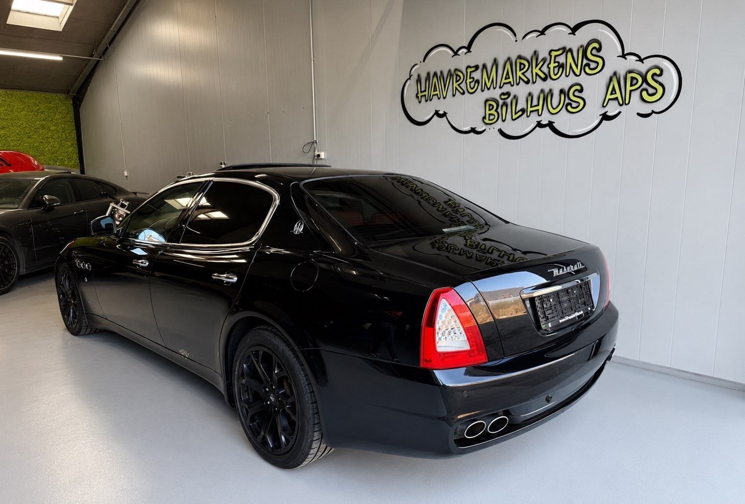Rød Maserati Quattroporte fra 2009