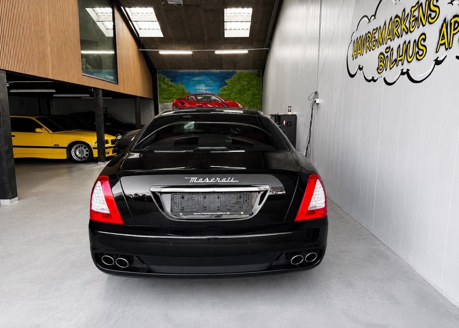 Rød Maserati Quattroporte fra 2009