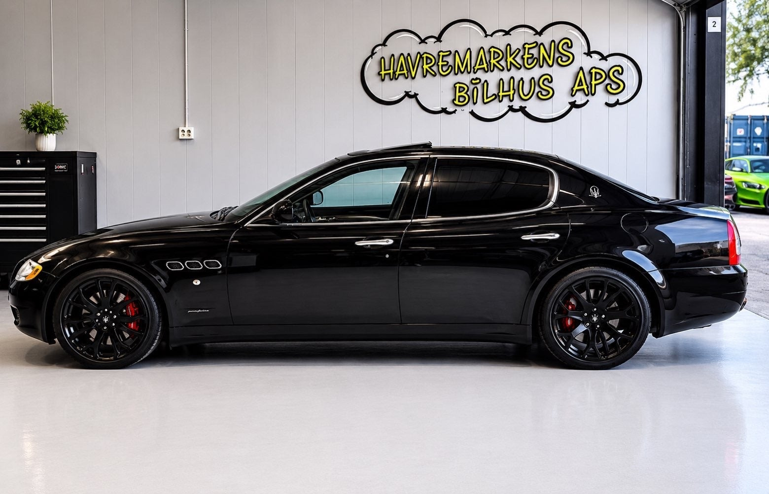 Rød Maserati Quattroporte fra 2009