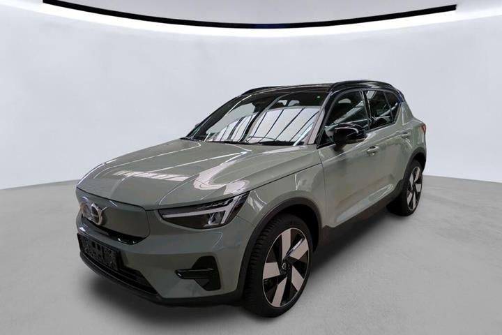 Grøn Volvo XC40 fra 2023