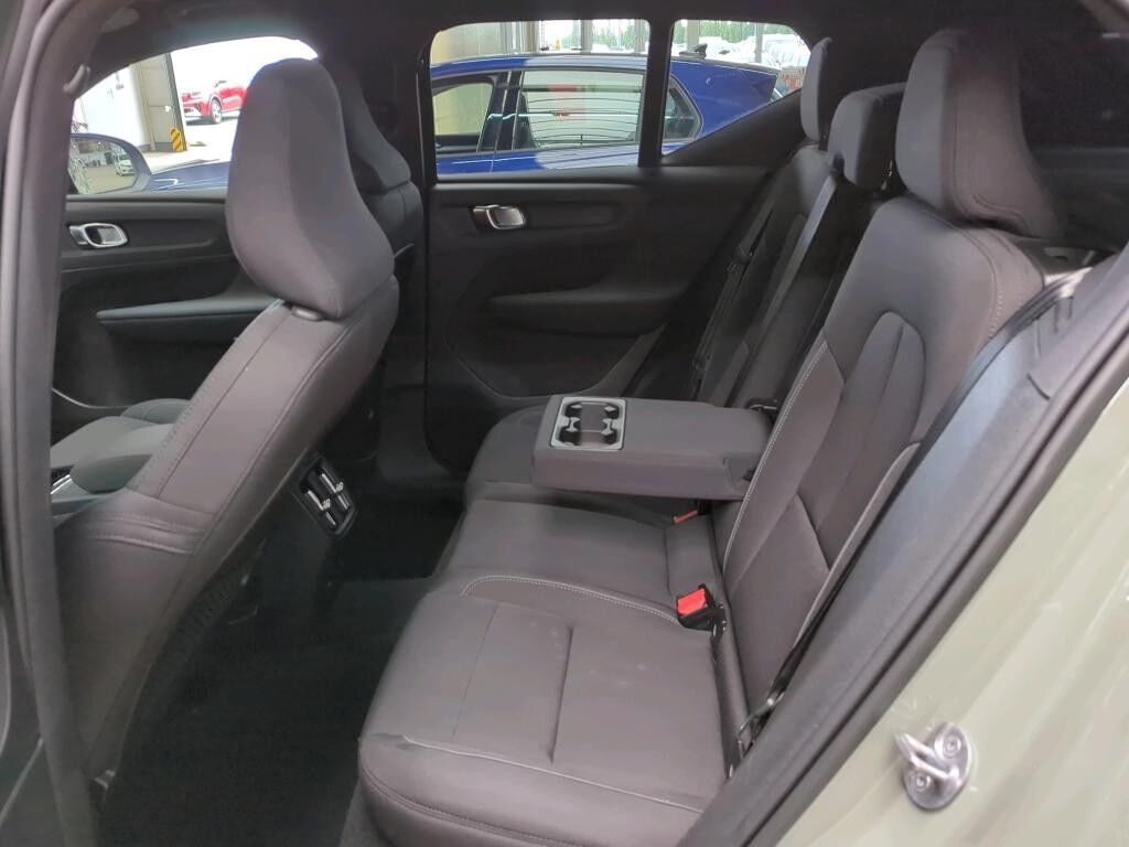 Grøn Volvo XC40 fra 2023