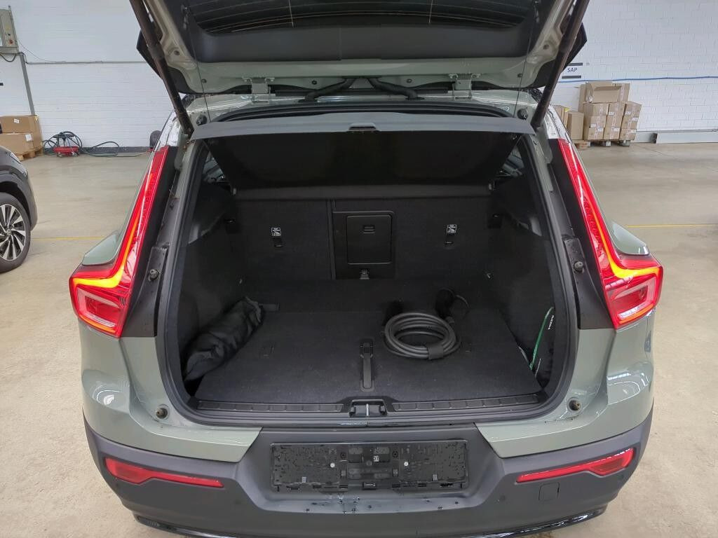 Grøn Volvo XC40 fra 2023