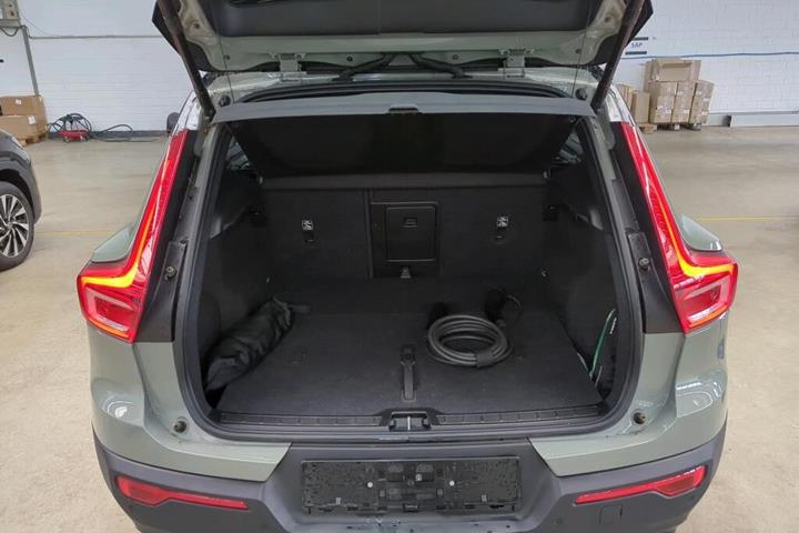Grøn Volvo XC40 fra 2023
