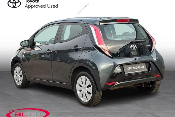 Grå Toyota Aygo fra 2014