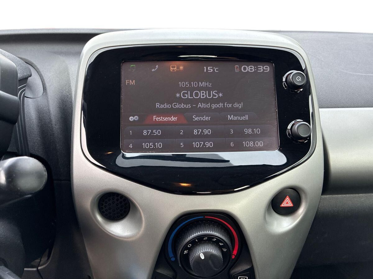 Grå Toyota Aygo fra 2014